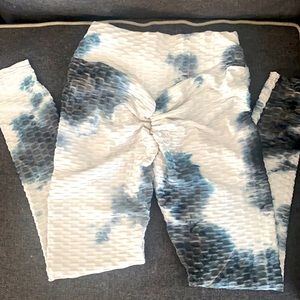 Butt scrunch leggings